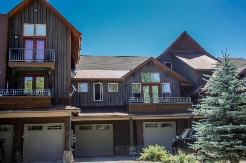 Luxury RiverFront Townhome (2 Bed)