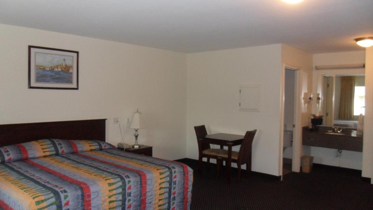Deluxe Inn Palacios - image 2