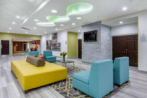 Quality Inn and Suites Riverfront - image 14