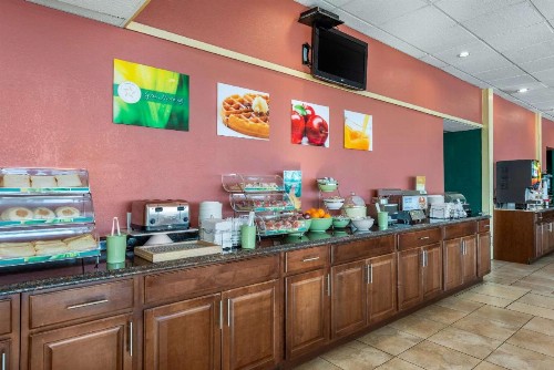 Quality Inn and Suites Riverfront - image 23