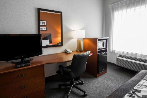 Sleep Inn & Suites Palatka North - image 10
