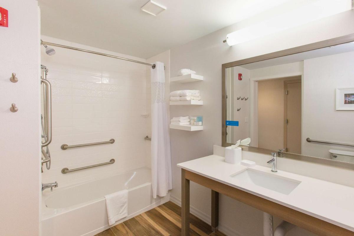 Hampton Inn - Palatka - image 2