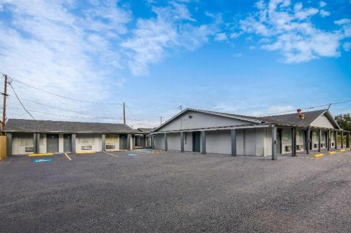 Texann Motel - image 17