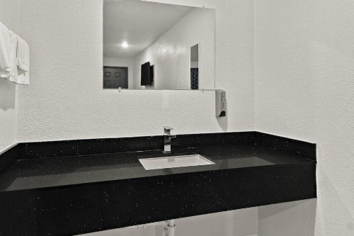 Texann Motel - image 34