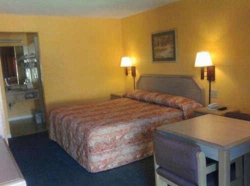 Texann Motel - image 38