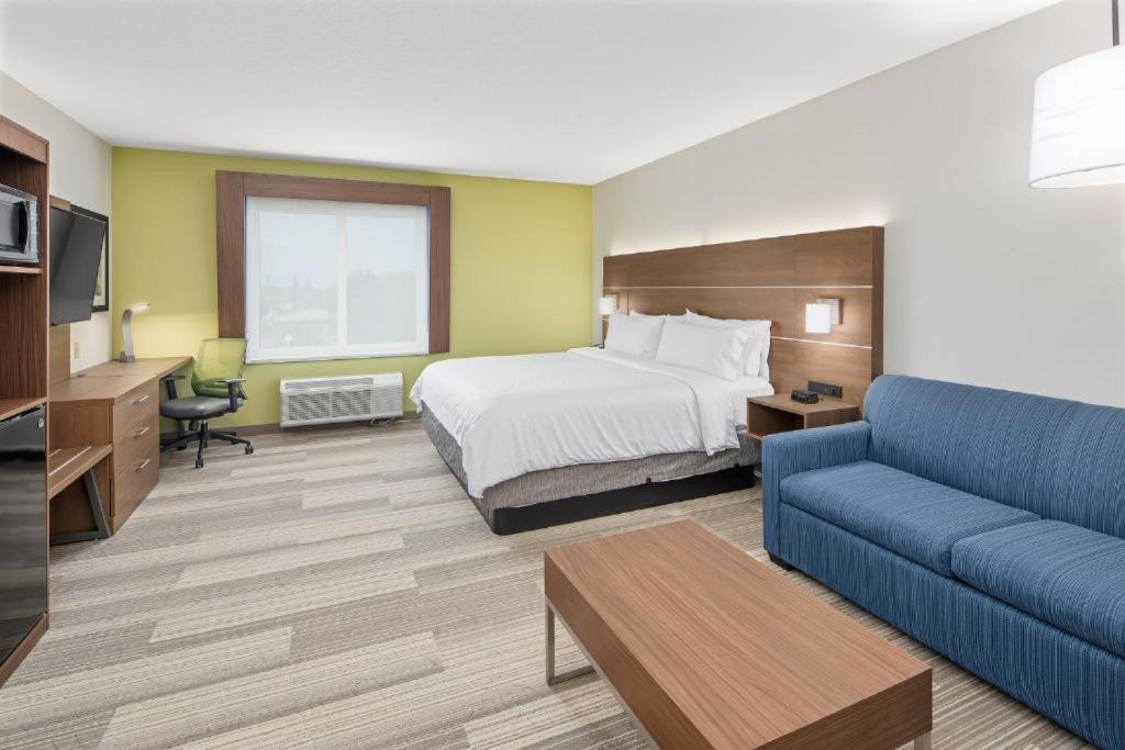 Holiday Inn Express Hotel & Suites Palm Bay an IHG Hotel - image 6