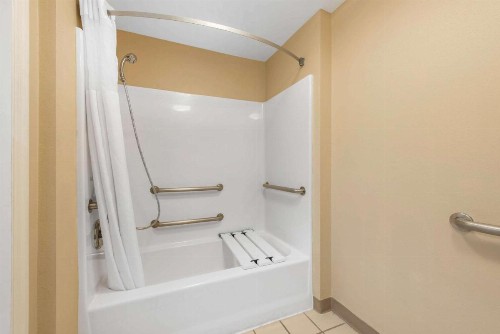Quality Inn Palm Bay - Melbourne I-95 - image 24