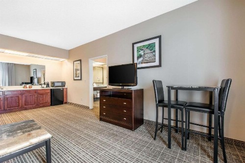 Quality Inn Palm Bay - Melbourne I-95 - image 26