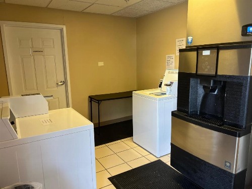 Quality Inn Palm Bay - Melbourne I-95 - image 43
