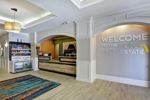 Hampton Inn Palm Beach Gardens - image 14