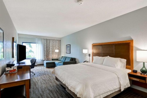 Hampton Inn Palm Beach Gardens - image 25