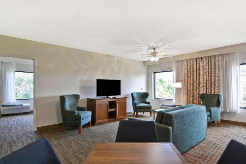Hampton Inn Palm Beach Gardens - image 30