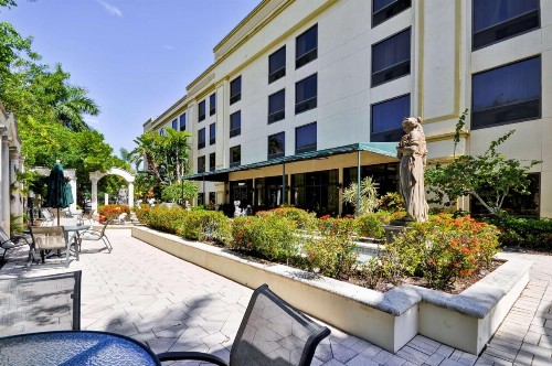 Hampton Inn Palm Beach Gardens - image 38