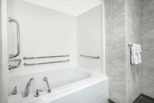 Hilton Garden Inn Palm Beach Gardens - image 27
