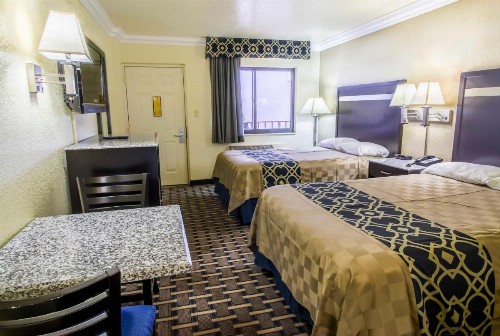 Inn of America - image 5