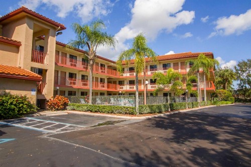 Inn of America - image 6