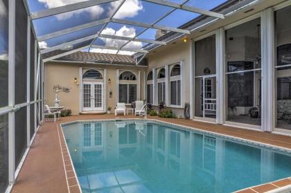 Stylish Palm Beach Gardens Apartment with Pvt Pool!