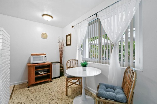 Sunshine shores boutique apartments - image 4