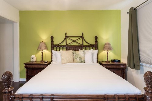 Palm Beach Historic Inn - image 35