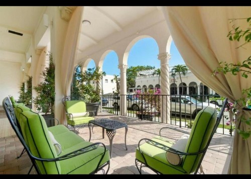 Tropical Elegant Palm Beach 2 Bedroom 2 Bathroom Suite - image 4