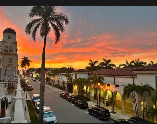 Tropical Elegant Palm Beach 2 Bedroom 2 Bathroom Suite - image 7