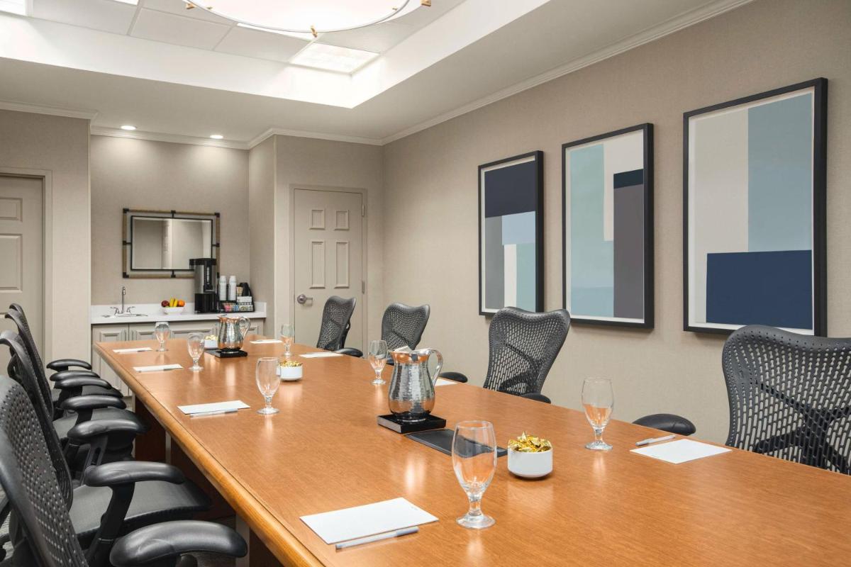 Hilton Garden Inn Palm Coast Town Center - image 2