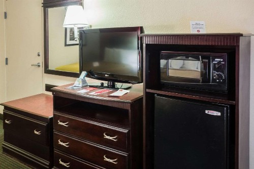 Econo Lodge Palm Coast - image 30
