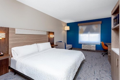 Days Inn by Wyndham Palm Coast - image 6