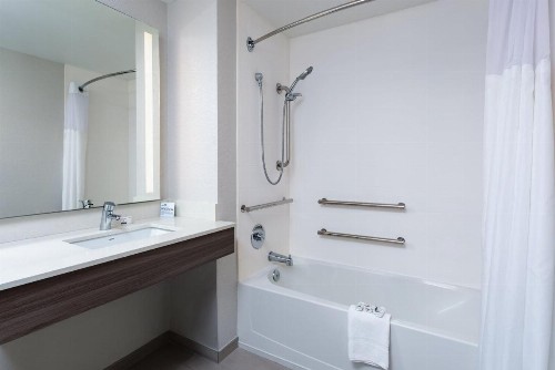 Days Inn by Wyndham Palm Coast - image 9