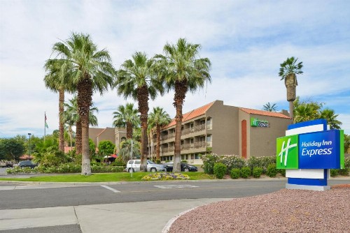 Holiday Inn Express Palm Desert an IHG Hotel - image 1