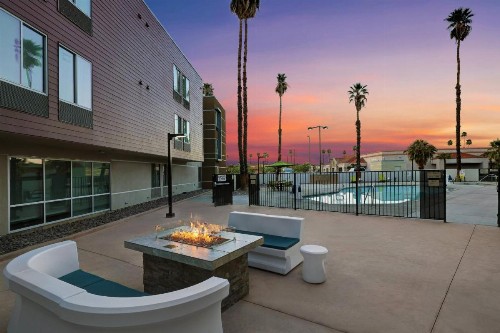 SpringHill Suites by Marriott Palm Desert - image 24