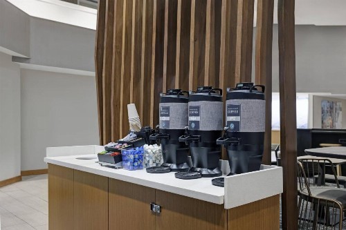 SpringHill Suites by Marriott Palm Desert - image 29