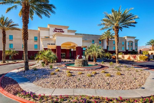 Hampton Inn & Suites Palm Desert - image 1