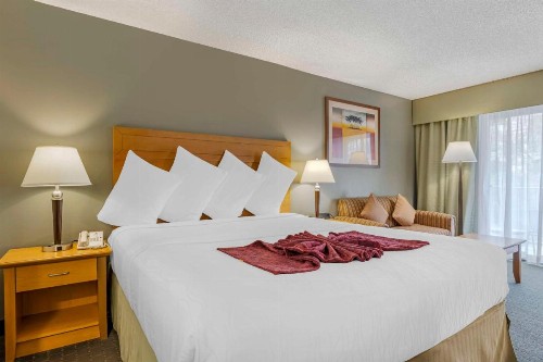 Best Western Plus Palm Desert Resort - image 30