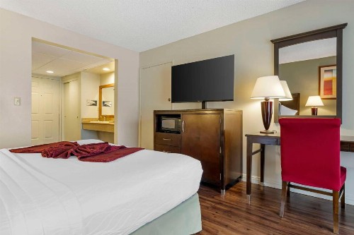 Best Western Plus Palm Desert Resort - image 34