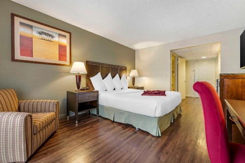 Best Western Plus Palm Desert Resort - image 35