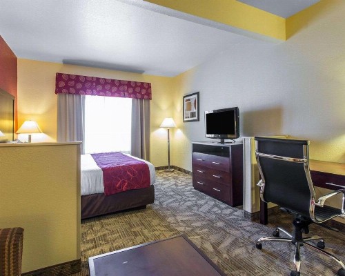 Comfort Suites Palm Desert I-10 - image 33
