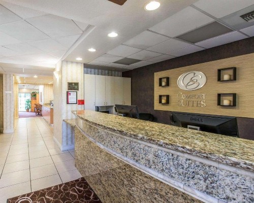 Comfort Suites Palm Desert I-10 - image 6