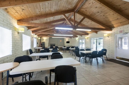 Palm Springs Camping Resort Loft Cabin 1 - image 3
