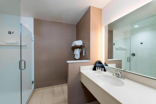 Fairfield Inn & Suites by Marriott Palm Desert - image 10