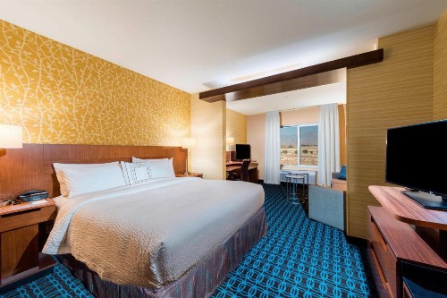 Fairfield Inn & Suites by Marriott Palm Desert - image 13