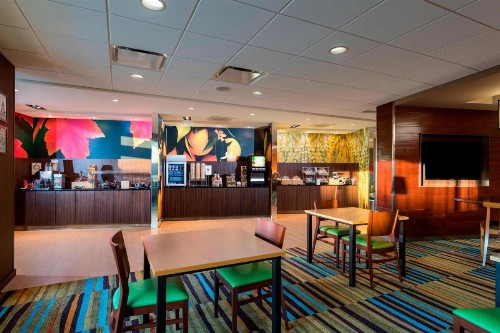 Fairfield Inn & Suites by Marriott Palm Desert - image 18
