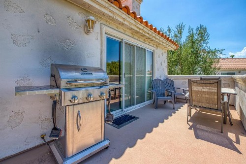 Royale Retreat - image 10