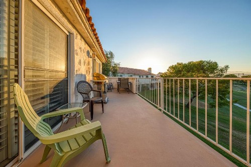 Royale Retreat - image 6