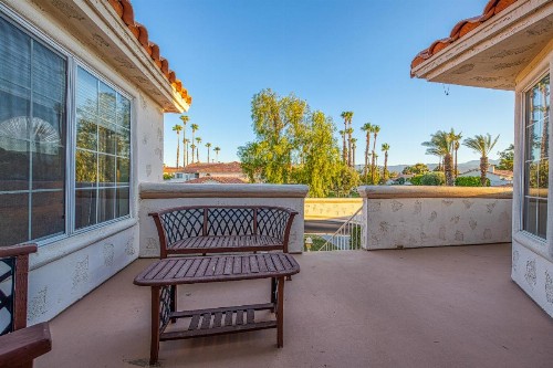 Royale Retreat - image 8