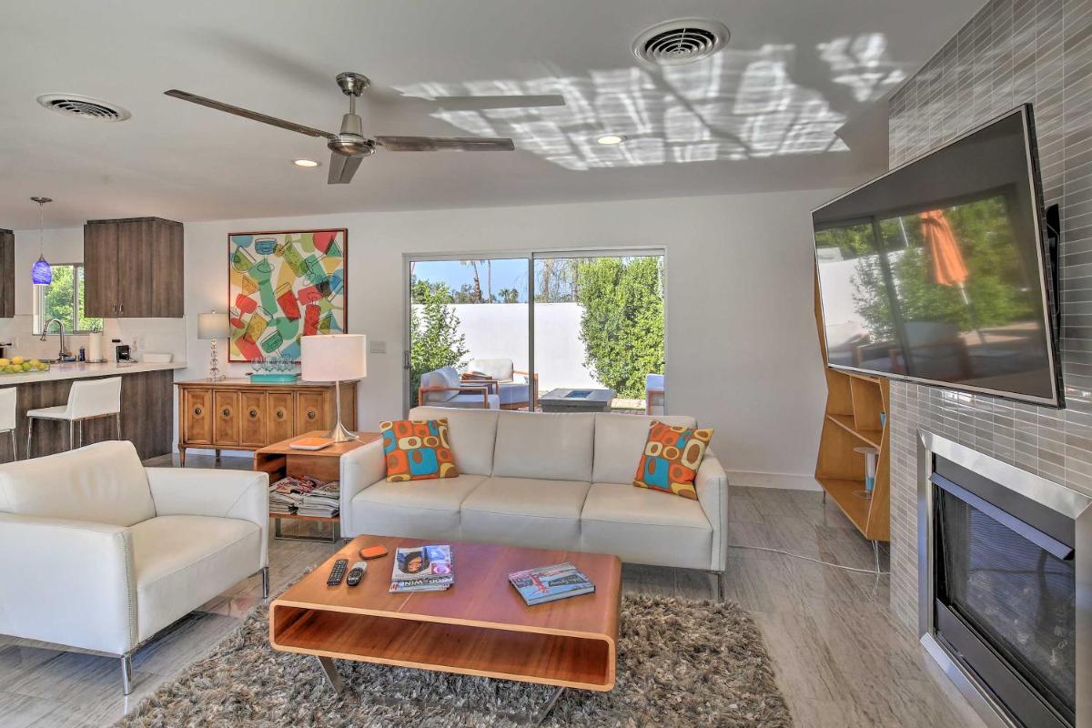 Mid-Century Modern Oasis 1 Mile to El Paseo! - main image