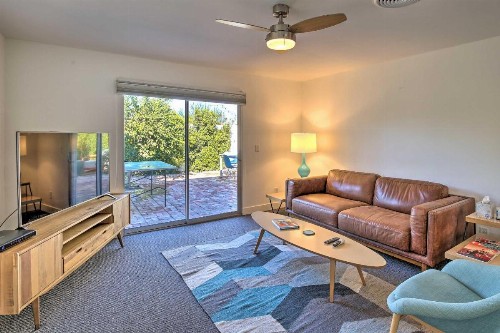 Mid-Century Modern Oasis 1 Mile to El Paseo! - image 7