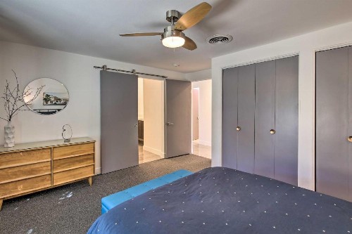 Mid-Century Modern Oasis 1 Mile to El Paseo! - image 8