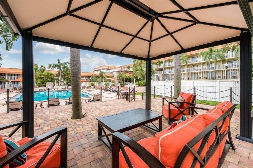 Quality Inn & Suites Tarpon Springs South - image 25