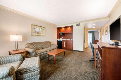 Quality Inn & Suites Tarpon Springs South - image 27